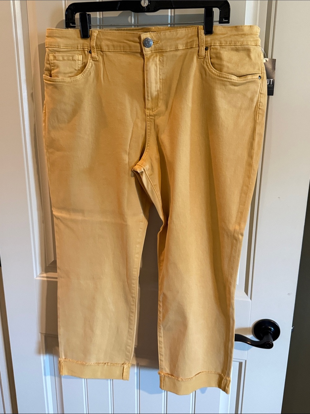 Kut from the Kloth Amy Crop Straight Leg Jeans in Gold